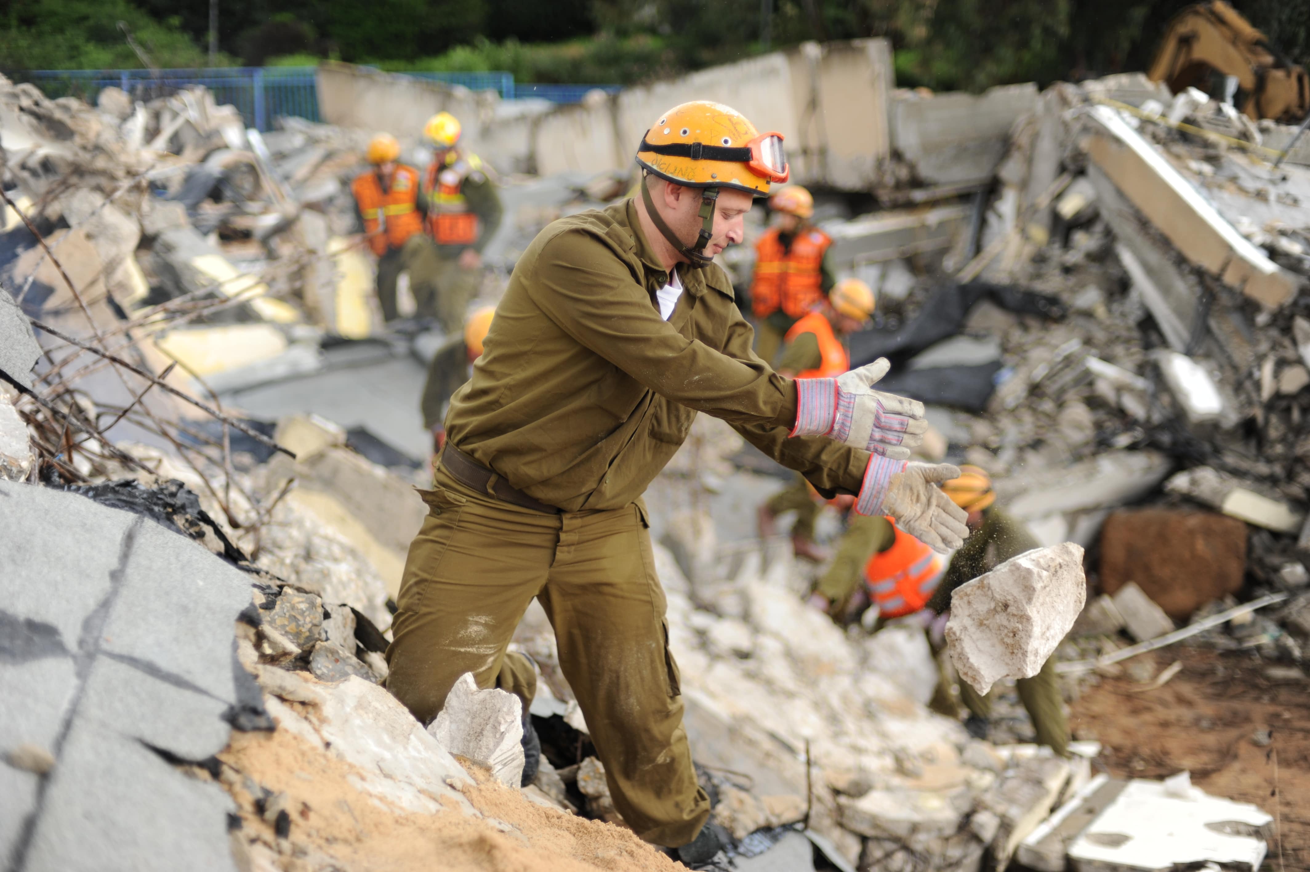 תרגיל המדמה מצב חירום בהשתתפות פיקוד העורף, המשטרה וצוותי רפואה. דצמבר 2012