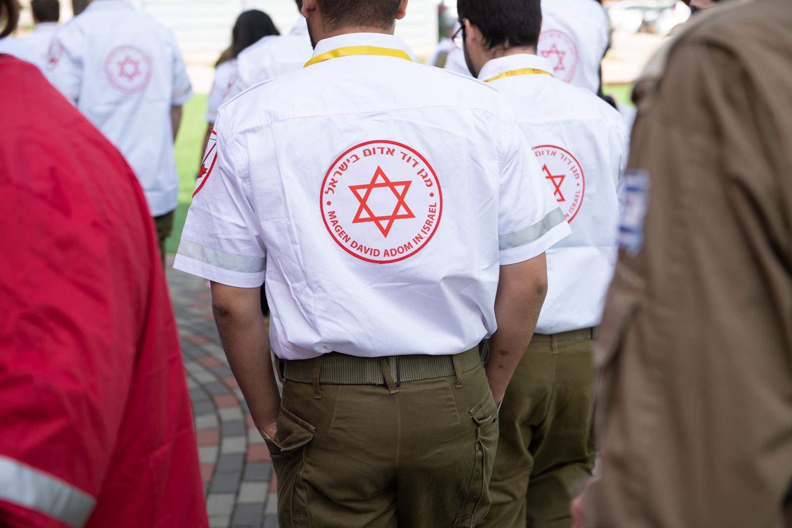 Soldiers assist in Magen David Adom blood donation operation |