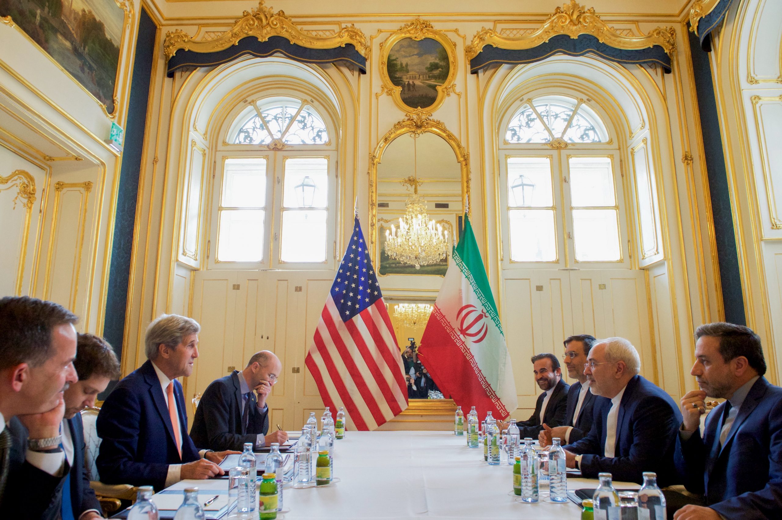Former US Secretary of State John Kerry and his Iranian counterpart Muhammad Javad Zarif in talks on the nuclear deal |