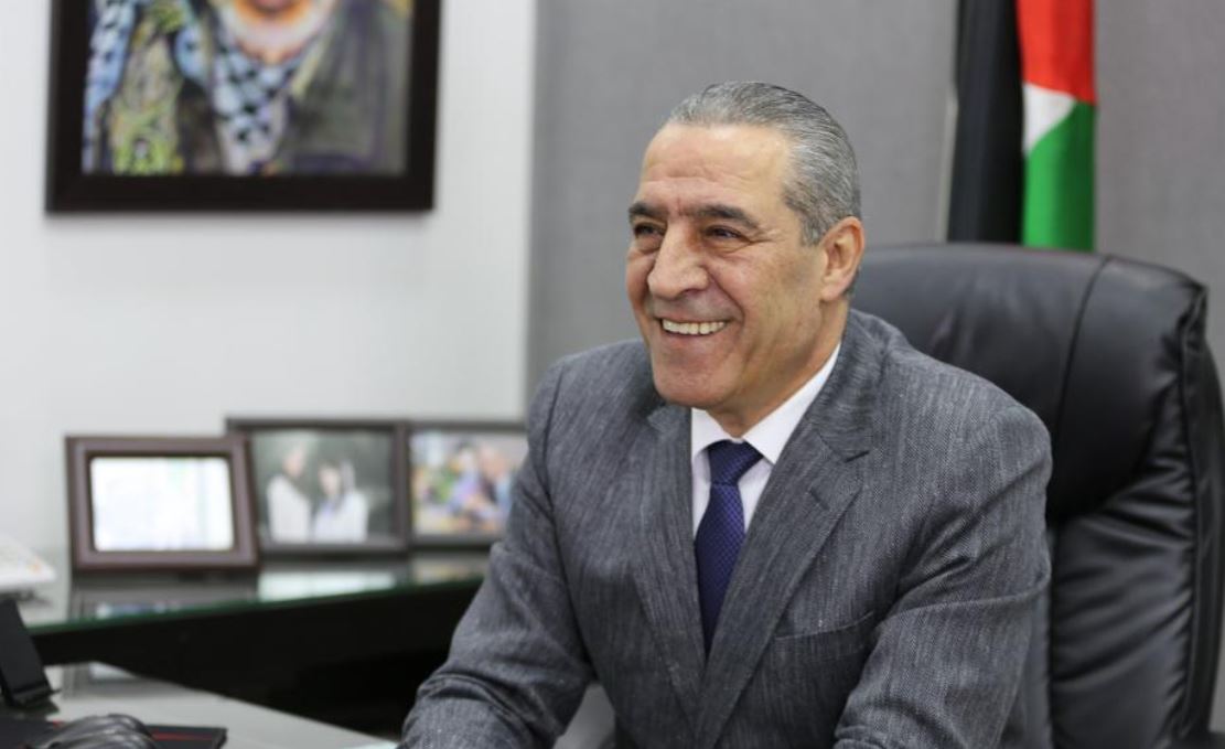 מועמדותו שנויה במחלוקת. חוסיין א-שיח' |