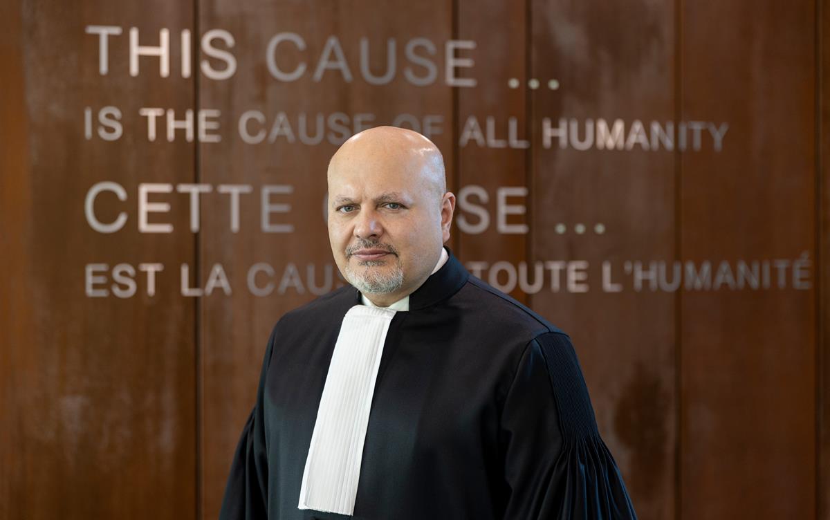 He requested to issue arrest warrants against Netanyahu and Gantz. The chief plaintiff of the Criminal Court in The Hague, Karim Khan |