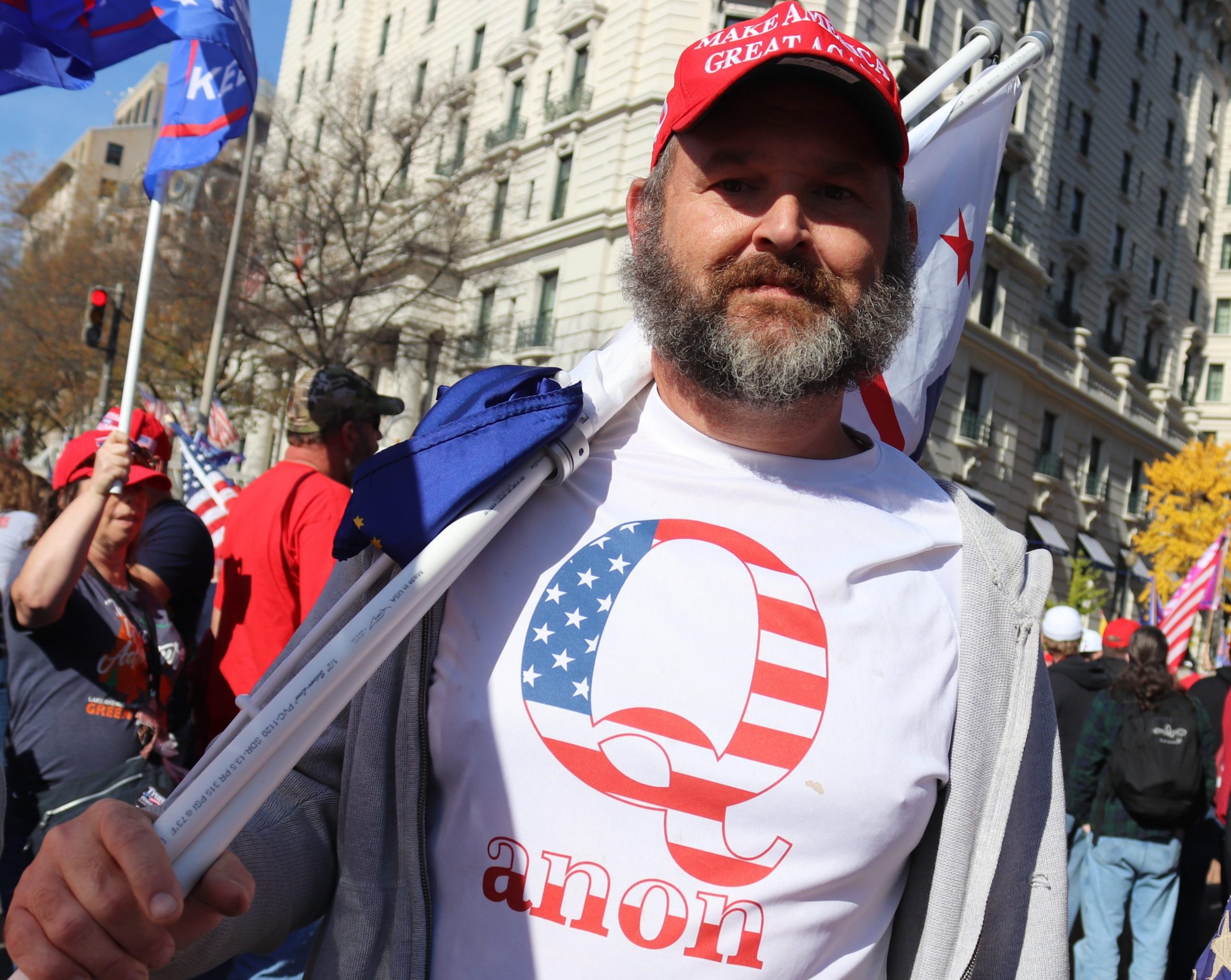Supporter of the Qanon theory in the US |