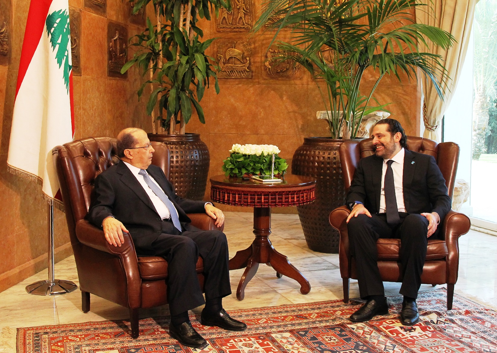 Lebanese President Michel Aoun (l) meeting with Prime Minister Saad Hariri at the presidential palace in Baabda, November 3, 2016. Photo: HO / Dalati and Nohra / AFP
