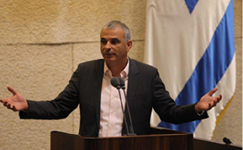 Finance Minister Moshe Kahlon speaking at the Knesset, December 21, 2016,in advance of the vote on the budget for 2017-2018. Photo: Knesset website