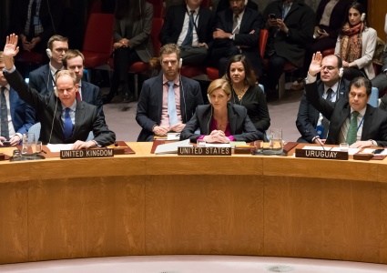 US Ambassador to the UN Samantha Power (c) abstaining while other members of the Security Council vote in favor of Resolution 2334, December 23, 2016. Photo: Albin Lohr-Jones / Pacific Press / via Getty Images