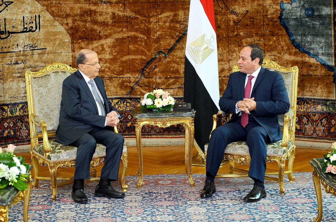 Lebanese President Michel Aoun (l) with Egyptian President Abdel Fattah el-Sisi, Cairo, February 13, 2017. Photo: Handout / Egyptian Presidency / AFP