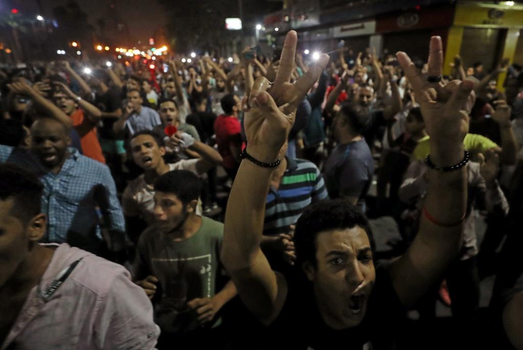 Small groups of protesters gather in central Cairo shouting anti-government slogans in Cairo, Egypt September 21, 2019